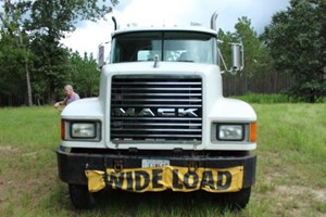 2001 Mack 613  Truck-SemiTractor